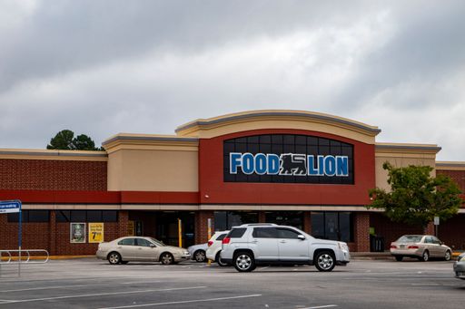 Augusta, Ga USA - 07 19 21: Food Lion retail grocery store and parking lot