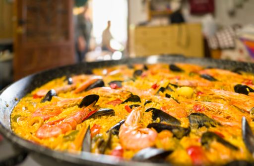 a cooking seafood spanish paella device into a home in Catalunya.