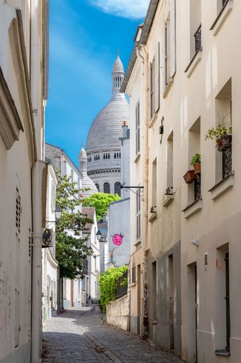 Paris, typical cobblestone street of Montmartre