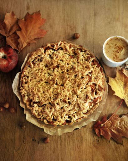 A top view of an apple pie