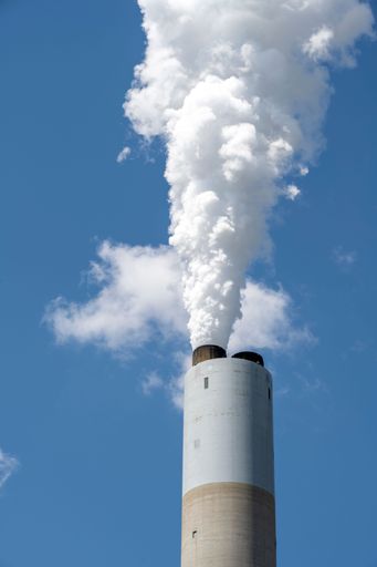 Allegheny Energy's Fort Martin Power Station is a 1,098-MW coal powered facility located along the Monongahela River , West Virginia