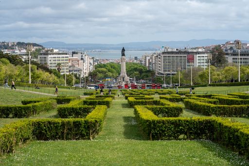 Parque Eduardo VII park agains cityscape and Tejo River, Lisbon
