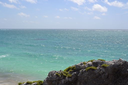 A beautiful shot of the Mexican Maya Riviera shore