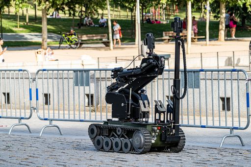 Madrid, Spain. June 12, 2022. Demonstration of an explosives deactivation drill by the TEDAX unit of the Spanish Army in Madrid Rio.