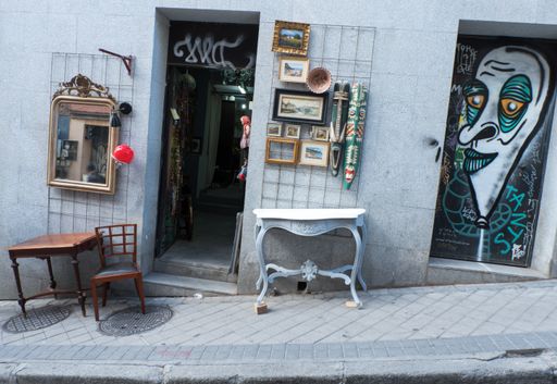 l Rastro market is a well-known place if you want to find second hand items as well as brand-new curious things.