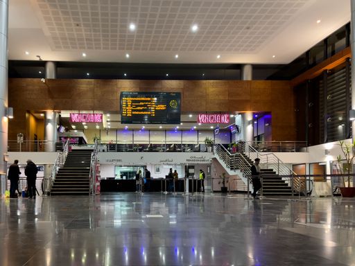 The interior of the main railway station in Nador