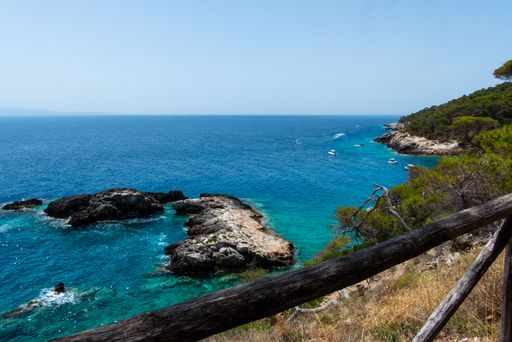 sea, cliffs and beaches in the Quakes islands with a Caribbean sea