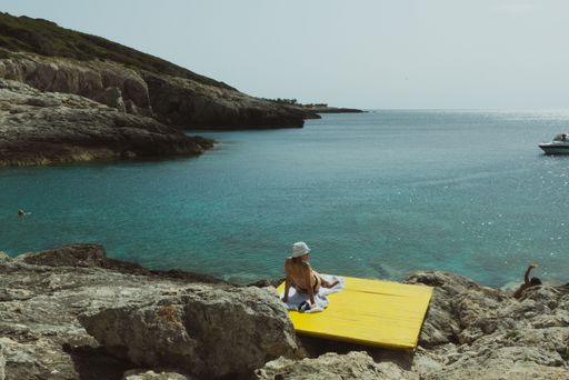 sea, cliffs and beaches in the Quakes islands with a Caribbean sea