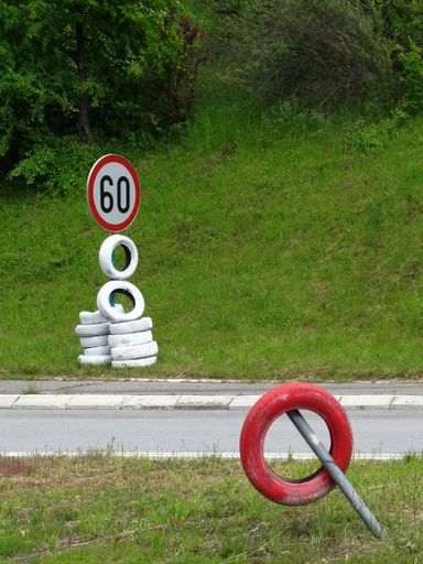Road sign showing speed limitation of 60 kmph