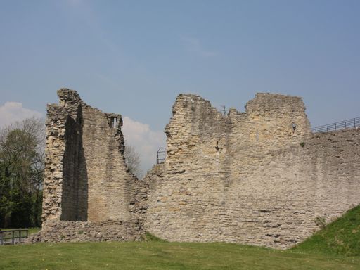 A closeup shot of the ruins of the Pickering Castle in England