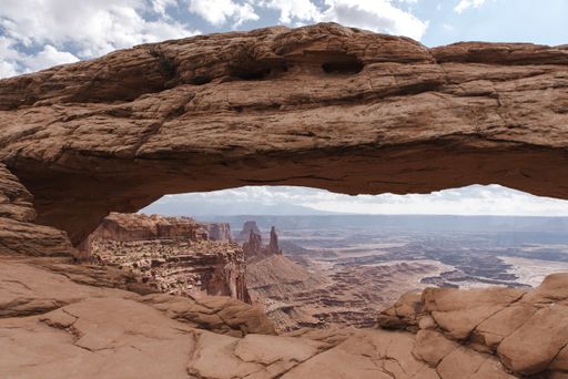 A mesmerizing shot of the Canyonlands National Park, Mesa Arch Utah USA