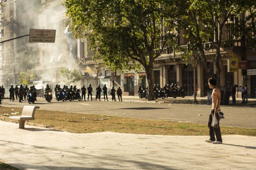 The violence and chaos with the police in the city of buenos aires