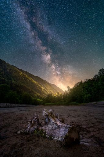 A view of a starry night in the mountains in Austria