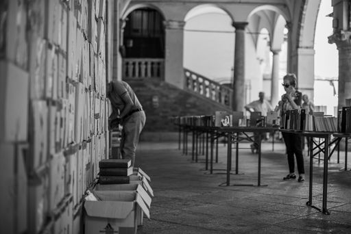 street shop, things, people, animal, life around the city of Venice