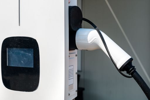 Electric car charging station unit, selective focus