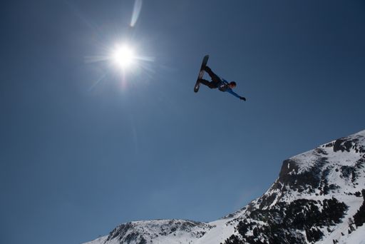 El Tarter, Andorra. 29 March 2019 : Snowboarder participating in the Total Fight 2019 Grandvalira Andorra.