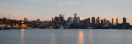 A panoramic sot of the Seattle skyline as seen from Gas Works Park, Washington