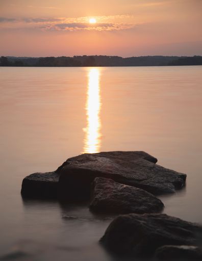 A mesmerizing view of the J. Percy Priest Lake at scenic sunset