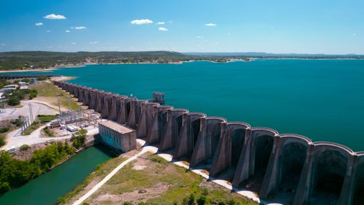An aerial view of the beautiful shore of Buchanan Dam in Texas