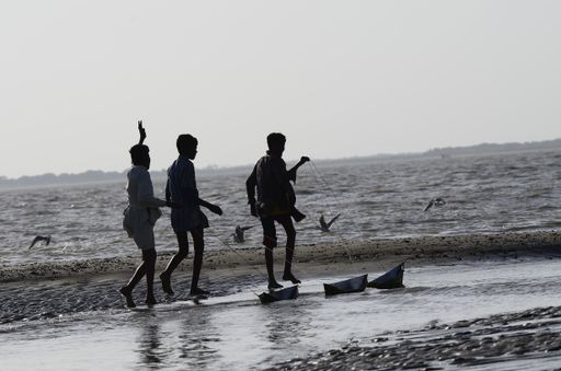 The kids playing at Gwadar beach