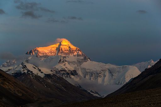 A landscape view of the Mount Everest in Xigaze Everest National Park, Tibet, China.