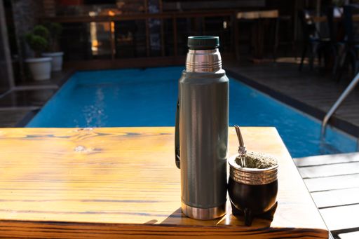 An insulated bottle for hot tea and yerba mate tea gourd cup