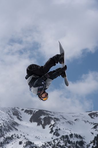 El Tarter, Andorra. 29 March 2019 : Snowboarder participating in the Total Fight 2019 Grandvalira Andorra.