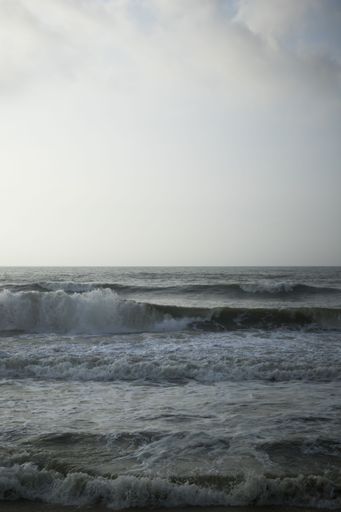 The bay of bengal looks very beautiful from the marina beach chennai. The tide or the water waves look so beautiful