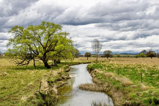 A beautiful shot of Furracabad Creek in Glen Innes in Australia on a cloudy day