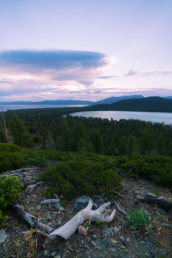 A vertical shot of the beautiful lake Tahoe during a sunset