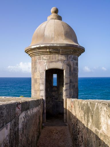 A vertical shot of Garita del Diablo in Puerto Rico