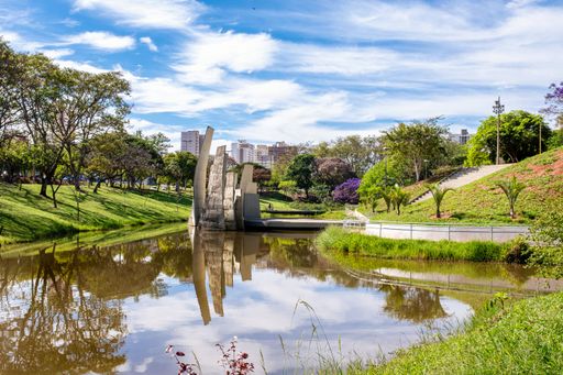 A beautiful shot of the Amphitheater and Lake Vitoria Regia in the city of Bauru, Sao Paulo